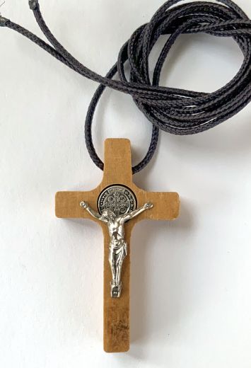 Benediktuskreuz mit Kordel
